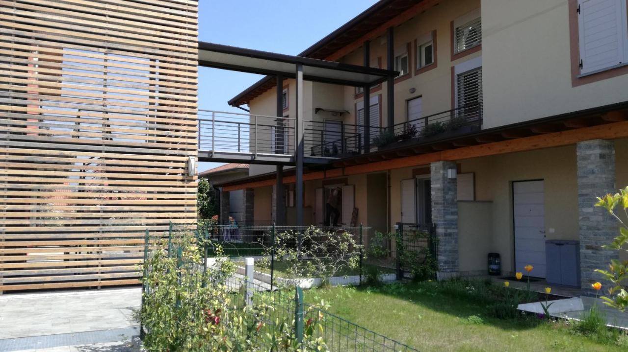 איספרה Charme Lake Loft מראה חיצוני תמונה