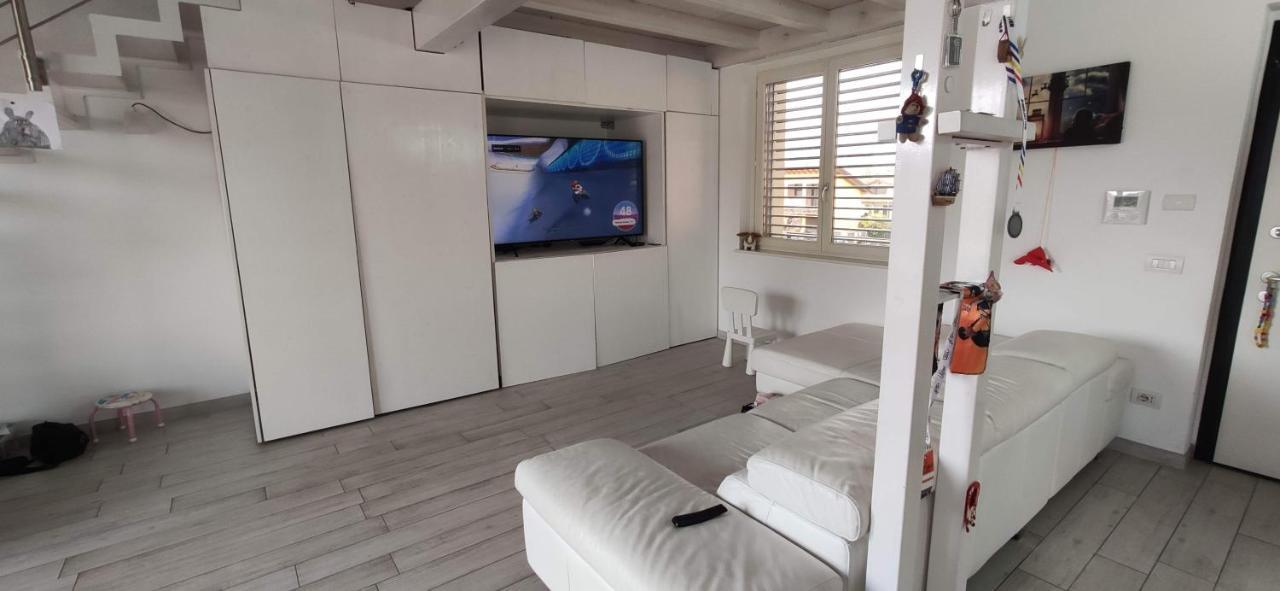 איספרה Charme Lake Loft מראה חיצוני תמונה
