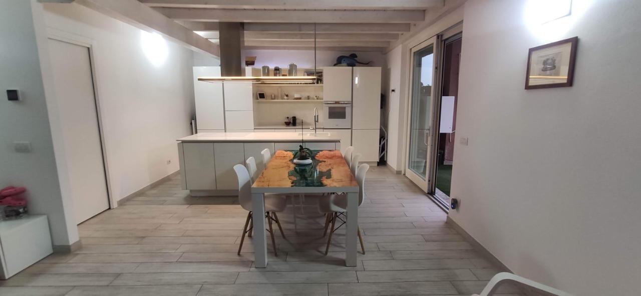 איספרה Charme Lake Loft מראה חיצוני תמונה