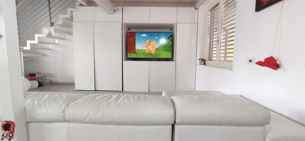 איספרה Charme Lake Loft מראה חיצוני תמונה