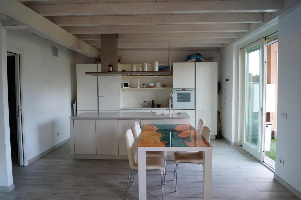 איספרה Charme Lake Loft מראה חיצוני תמונה