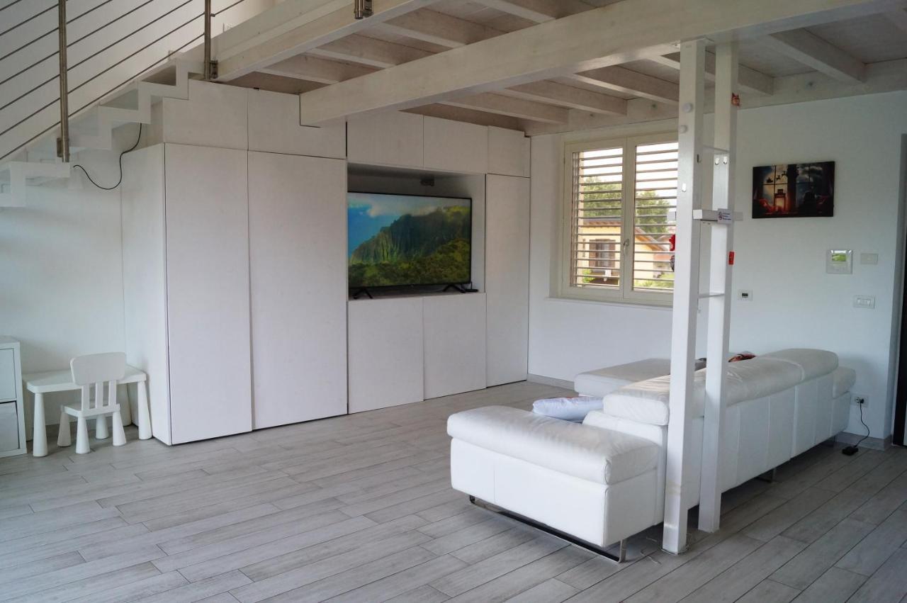 איספרה Charme Lake Loft מראה חיצוני תמונה